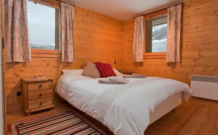 Chalet d'Or, Chamonix, Double Bedroom 2